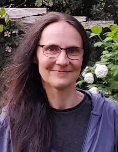 Author, Izzy Rees